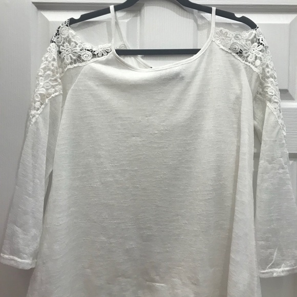 Cold shoulder lace sleeve top - Picture 1 of 10